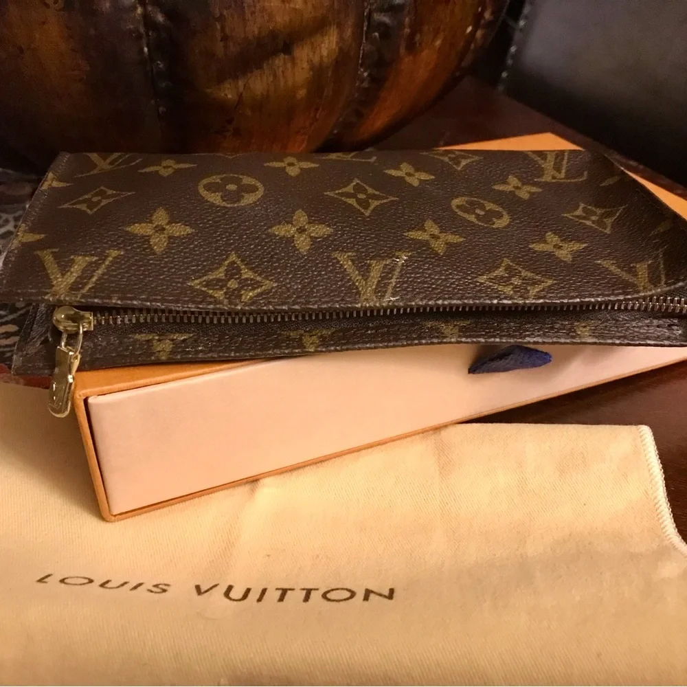 🤗 SOLD 👏🏻👏🏻👏🏻 Louis Vuitton Trousse Wristlet Pouch - Picture 6 of 13